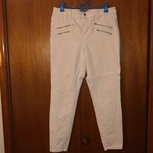 White jeans with zippers